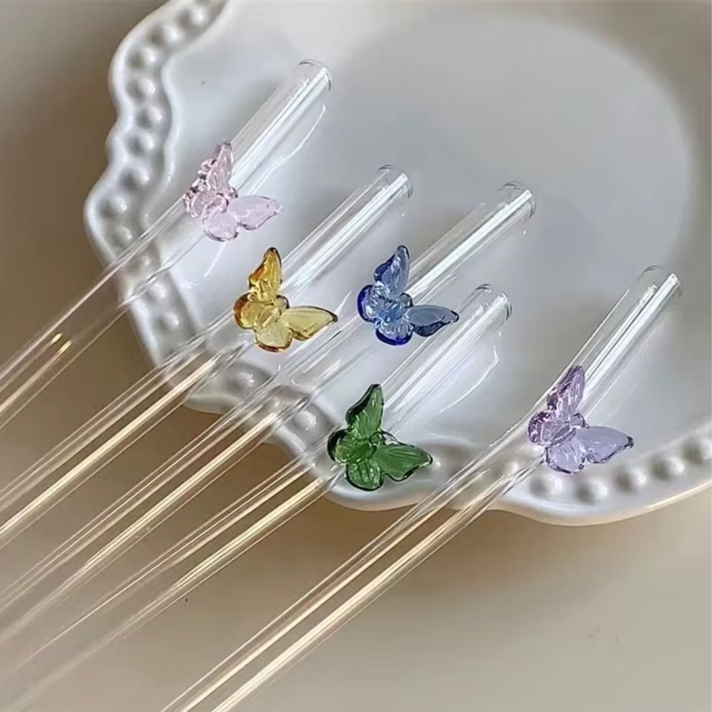 PAILLE EN VERRE PAPILLON
