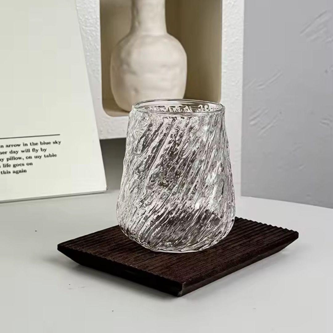 VERRE STRIÉ